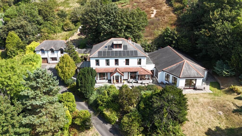 Main image of property: Kingsley Avenue, Ilfracombe, Devon