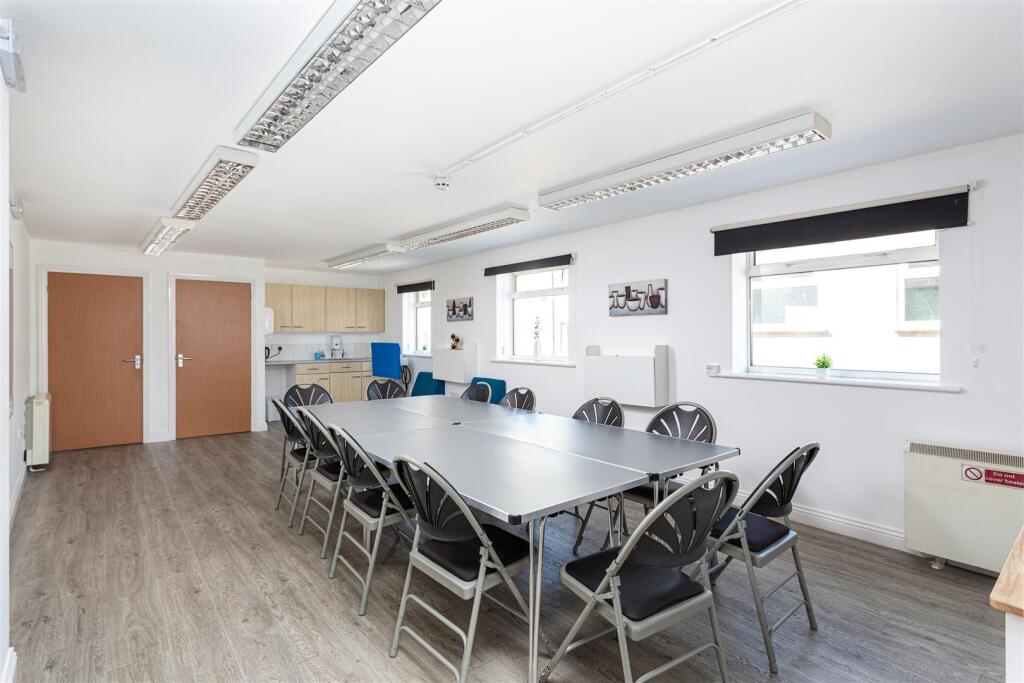 Main image of property: 14a Market Place, Thirsk
