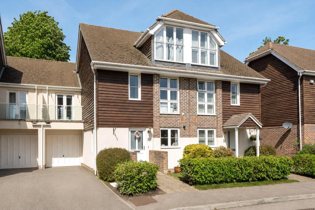 Main image of property: Pendenza, Cobham, Surrey, KT11