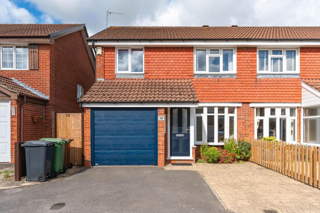 Main image of property: Villeboys Close, Abingdon, OX14