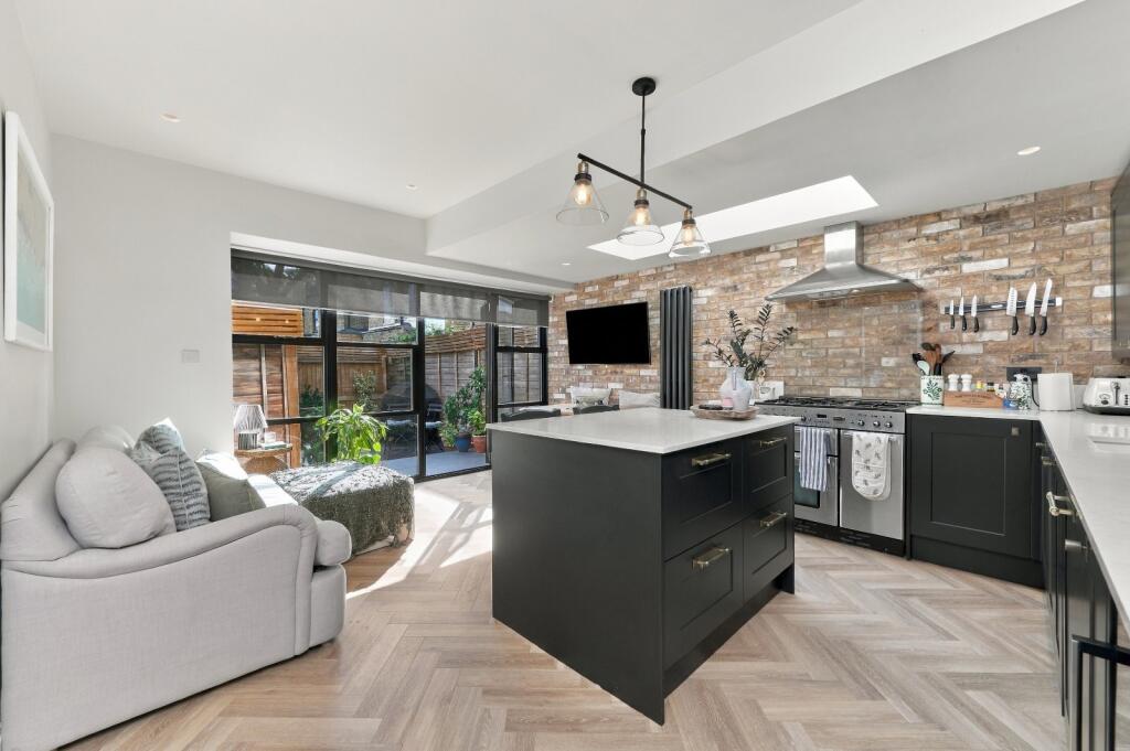 Main image of property: Penwith Road, Earlsfield, London, SW18