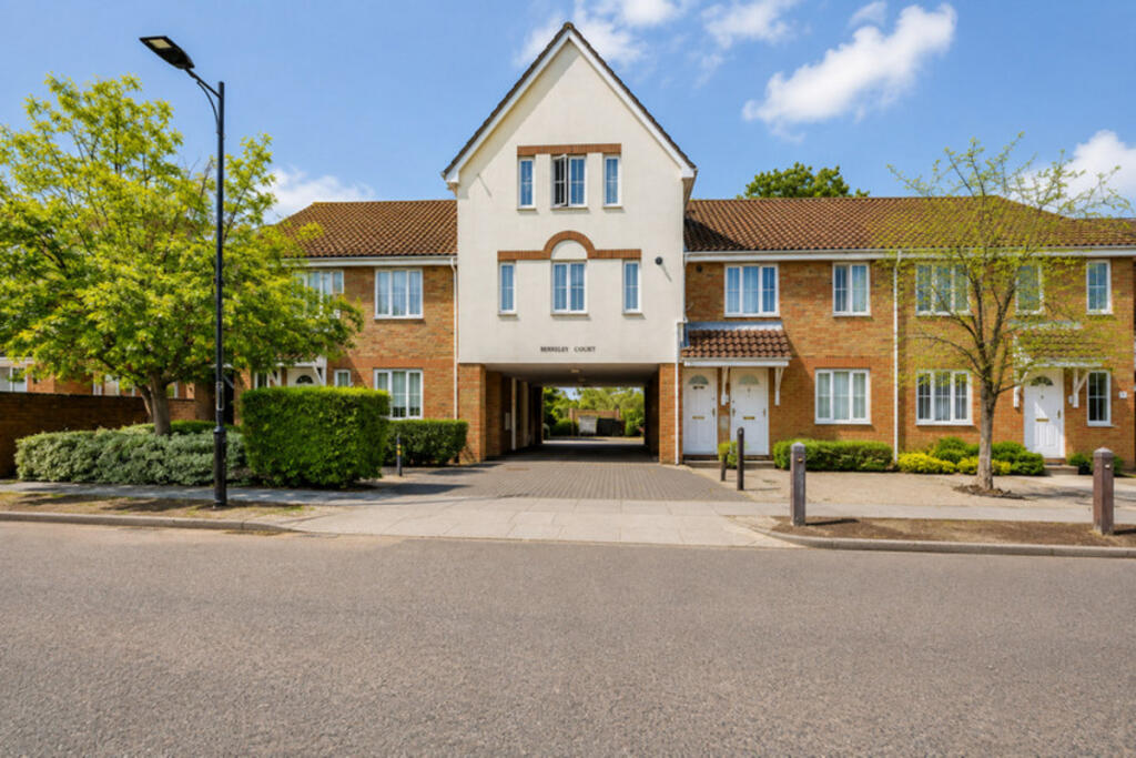 Main image of property: Gainsborough Drive, Westcliff-on-sea, SS0