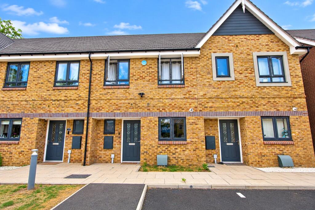 Main image of property: Richardson Close, Aylesbury, Buckinghamshire, HP19