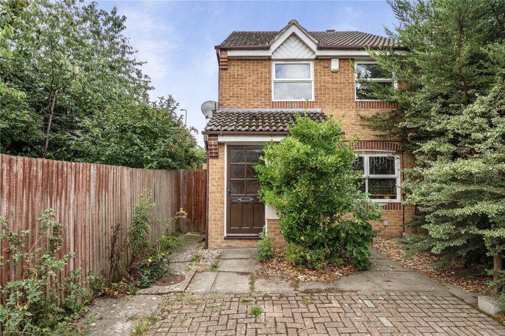 Main image of property: Columbine Gardens, Greater Leys, Oxford