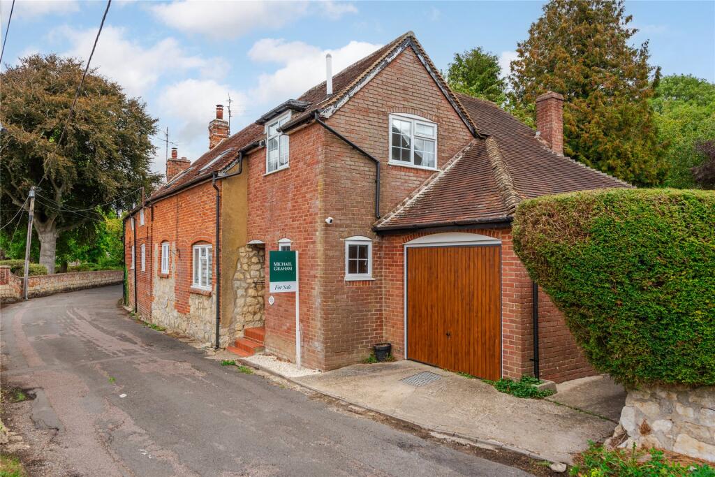 Main image of property: Manor Road, Oving, Aylesbury, Buckinghamshire, HP22