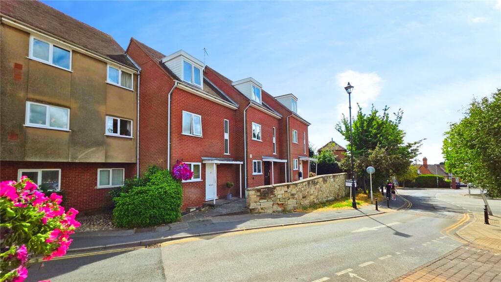 Main image of property: Puckerings Lane, Warwick, Warwickshire, CV34