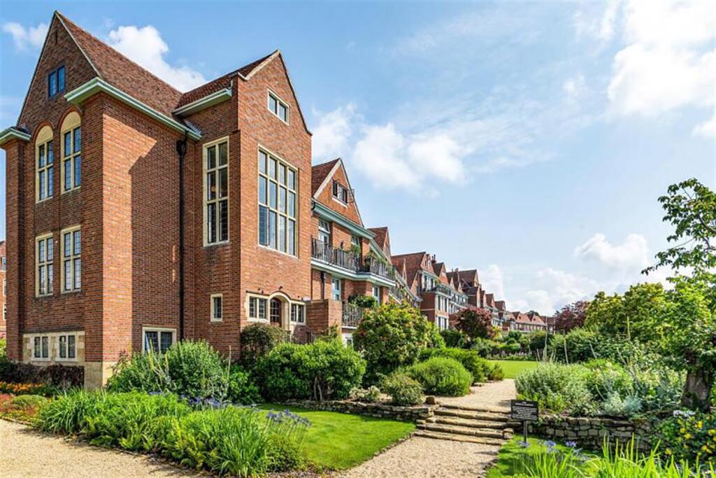 Main image of property: King Edward Vii Apartments, Kings Drive, Midhurst, GU29