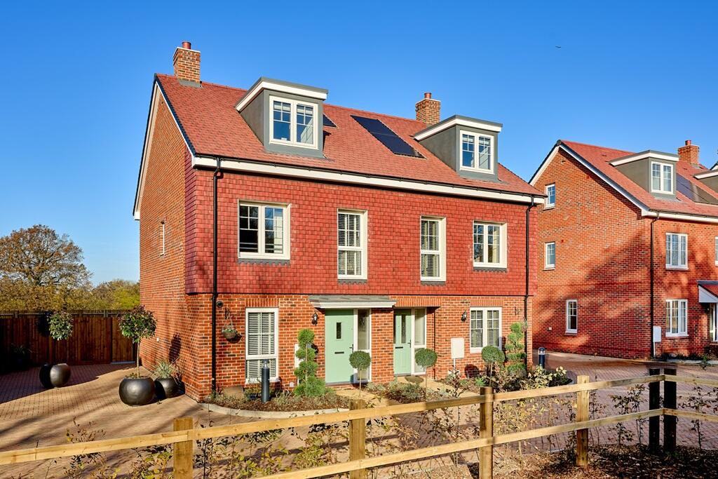 Main image of property: Harvest Ride,
Warfield,
Bracknell,
RG42 6AN