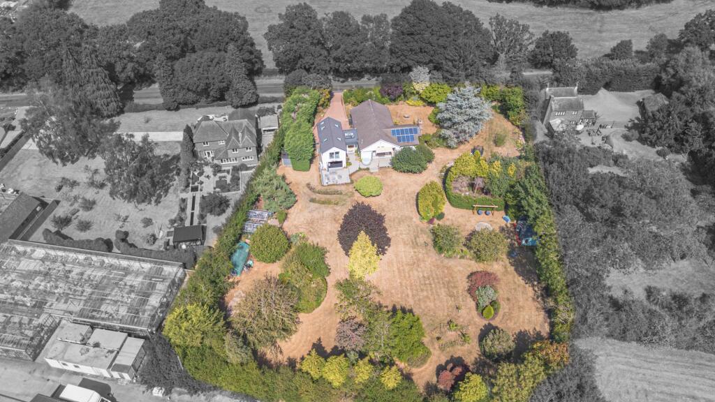 Main image of property: Table Oak Lane, Kenilworth, CV8