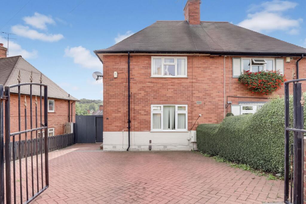 Main image of property: Ipswich Circus, Nottingham, NG3