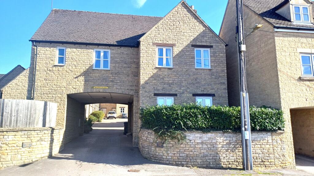 Main image of property: Coneygree Close, Chipping Norton, OX7