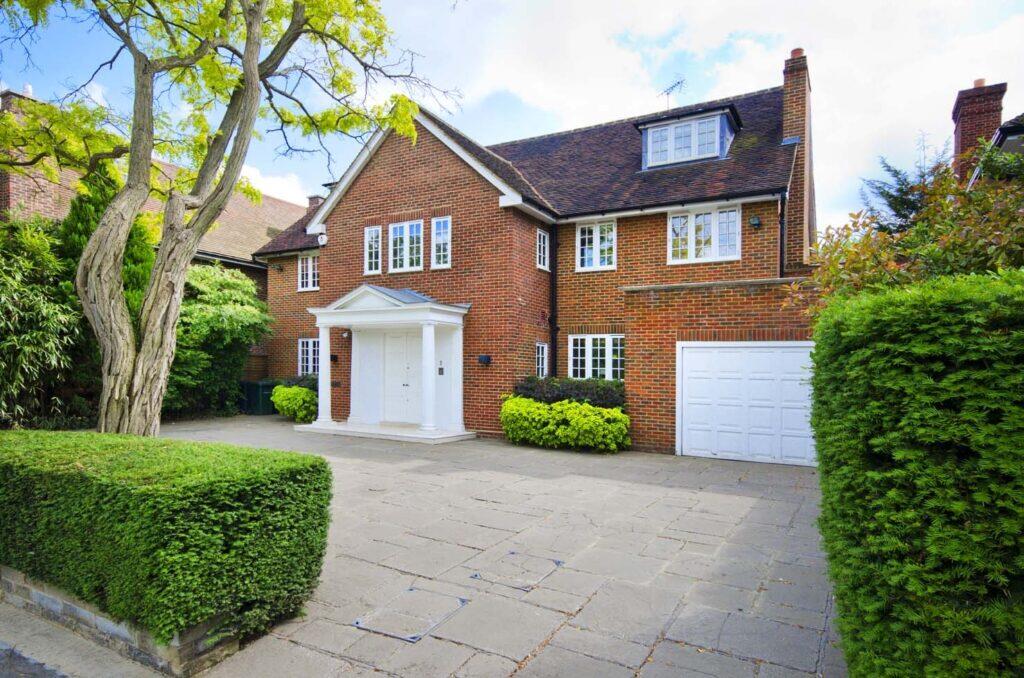 Main image of property: Winnington Close, N2