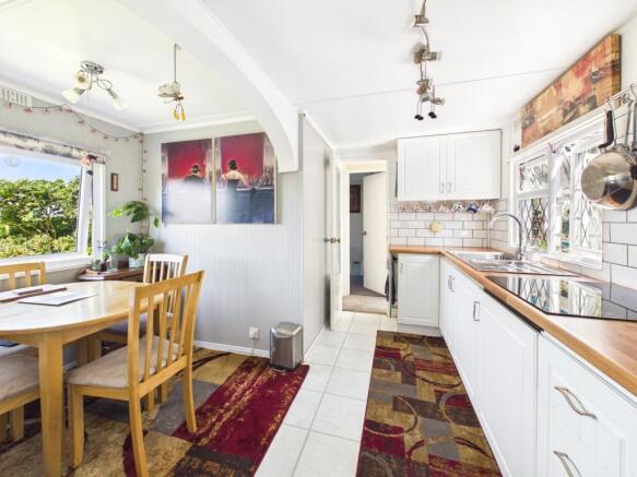 kitchen &amp; dining room