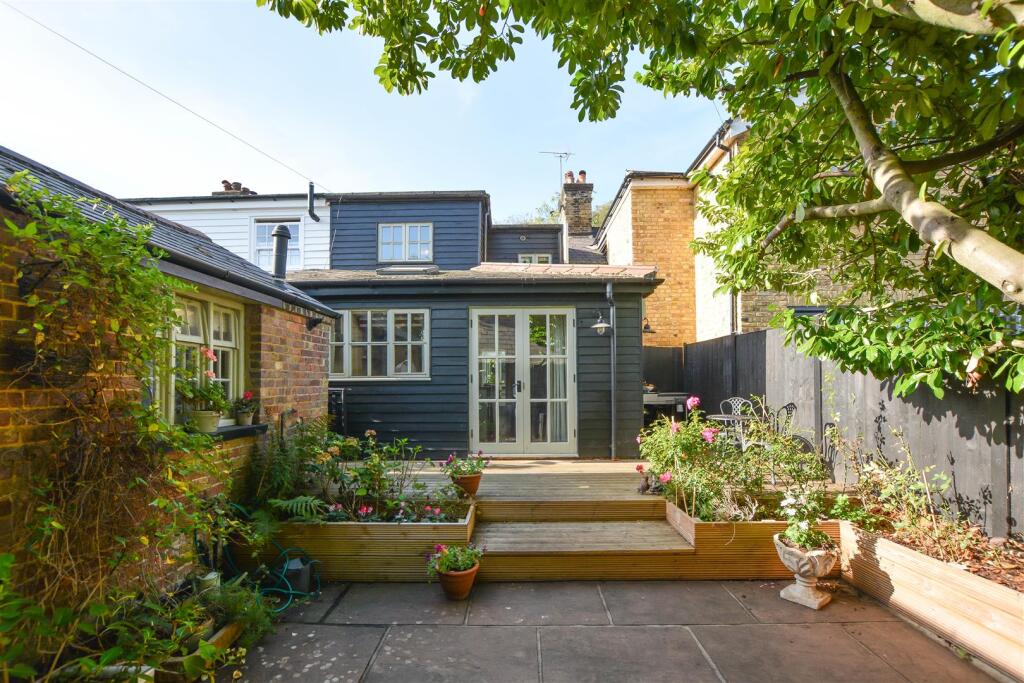 Main image of property: Wild Rose Cottage, Brentwood Road, Ingrave, Brentwood