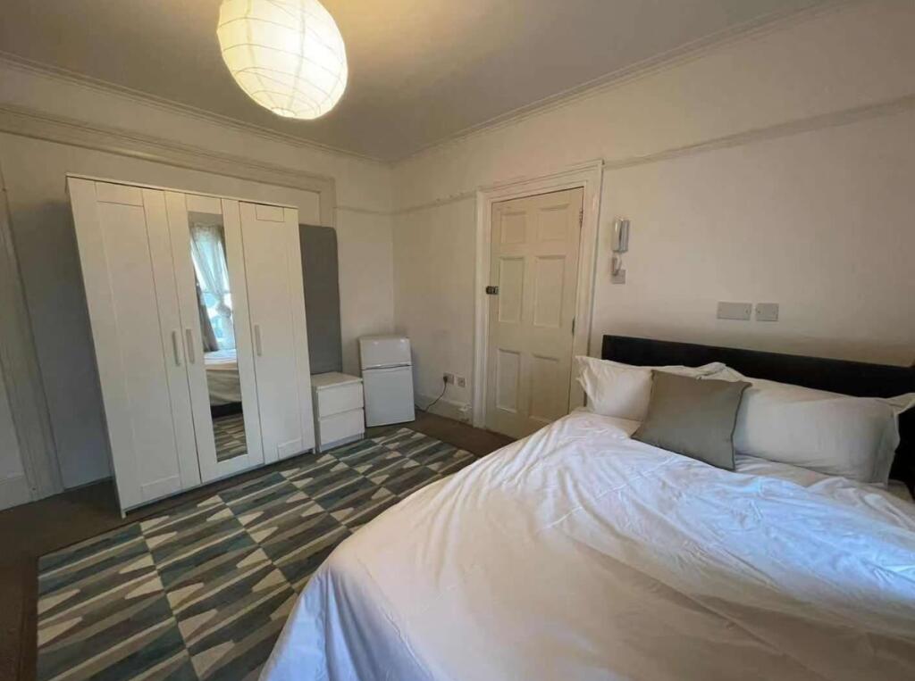 Main image of property: 43 Russell Square, Brighton, BN1 2EF, United Kingdom