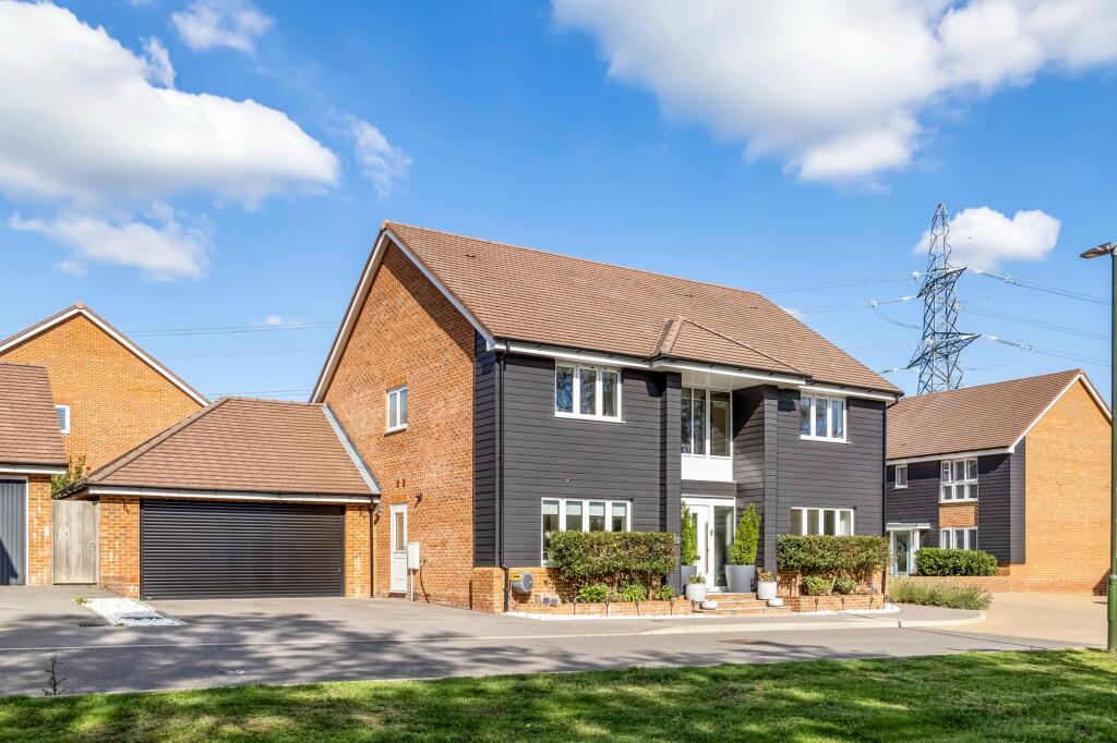 Main image of property: Hillyfield, Billingshurst, RH14