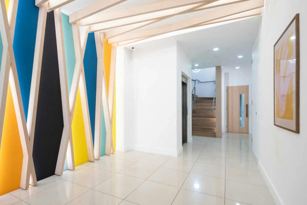 32 Prescot Street
