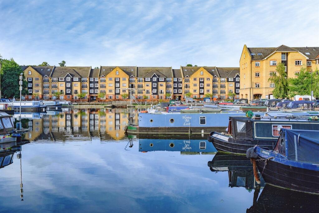 Main image of property: Stationers Place, HEMEL HEMPSTEAD