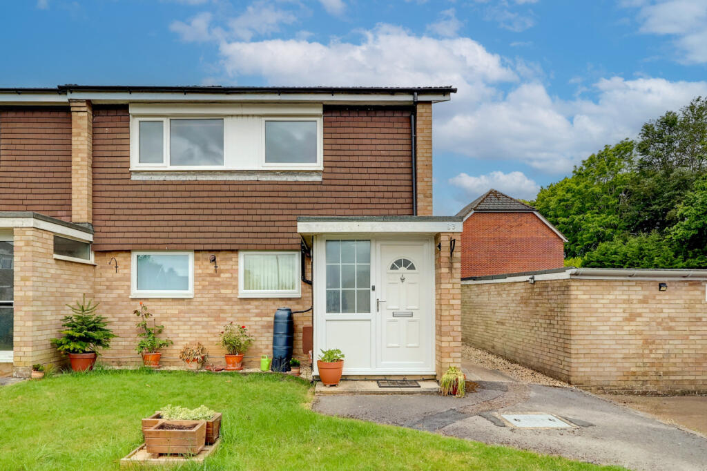 Main image of property: Cumberland Close, Amersham, Buckinghamshire, HP7