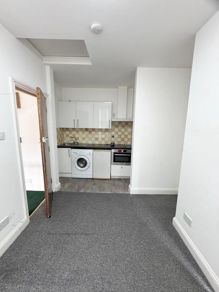 Main image of property: De Vere Gardens,Ilford,IG1