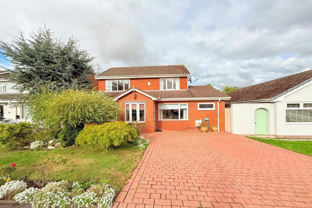 Main image of property: Walpole Road, Runcorn, WA7 4AS