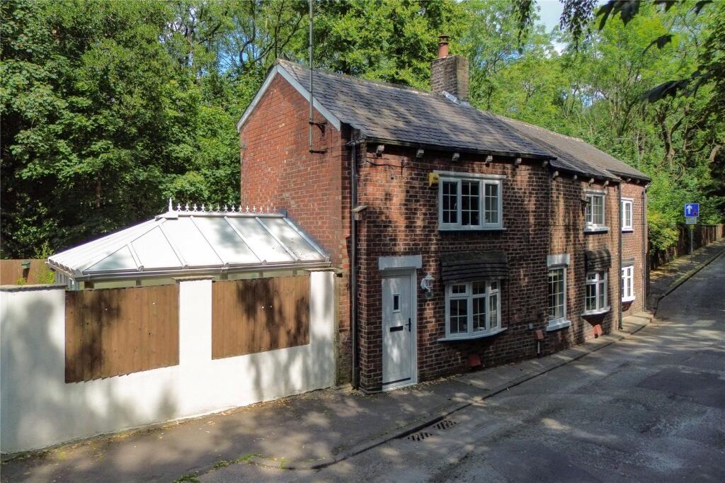 Main image of property: Far Lane, Gorton, Manchester, M18