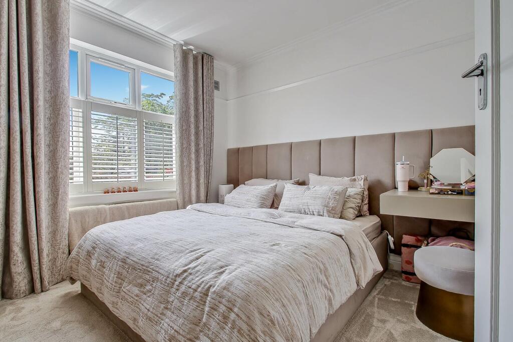 Main image of property: East End Road, London