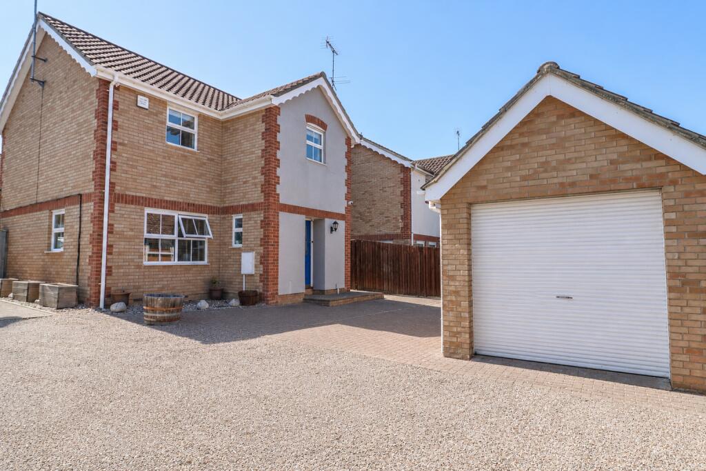 Main image of property: Bulrush Close, Braintree, CM7