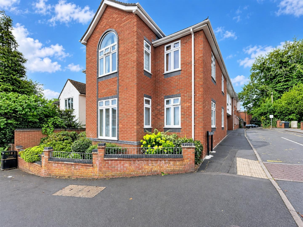 Main image of property: The Blundells, Kenilworth