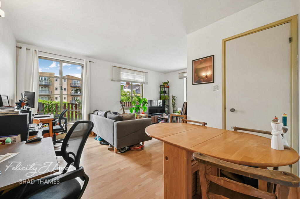 Main image of property: The Circle, Queen Elizabeth Street, SE1