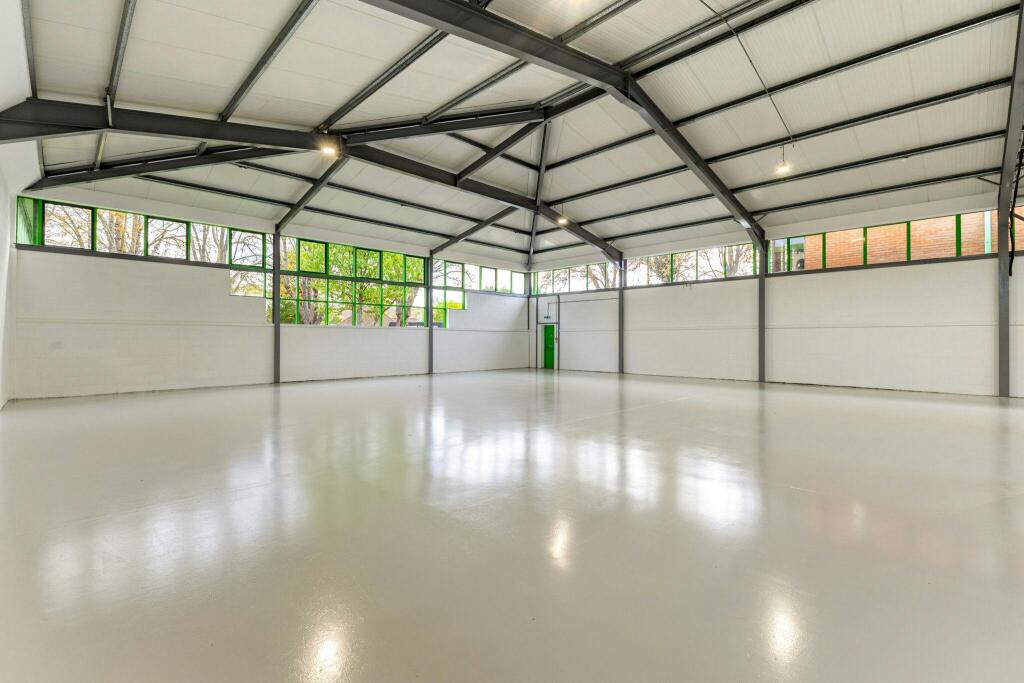 115557_Unit-20-Shepperton (19)_low.jpg