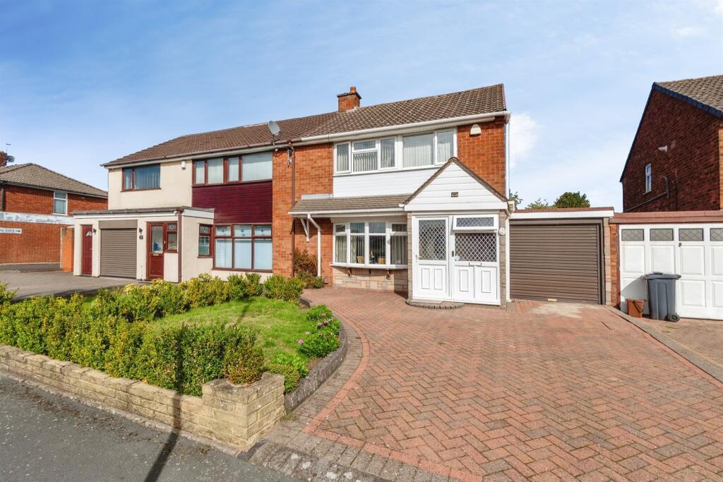 Main image of property: Elizabeth Walk, Tipton