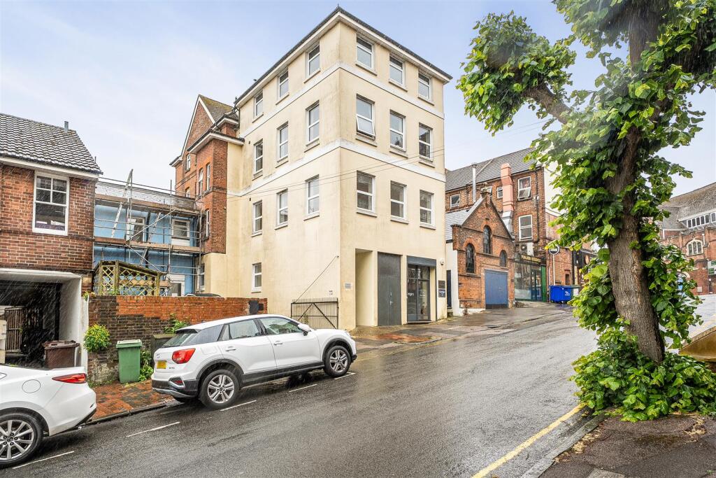 Main image of property: Grosvenor Park, Tunbridge Wells