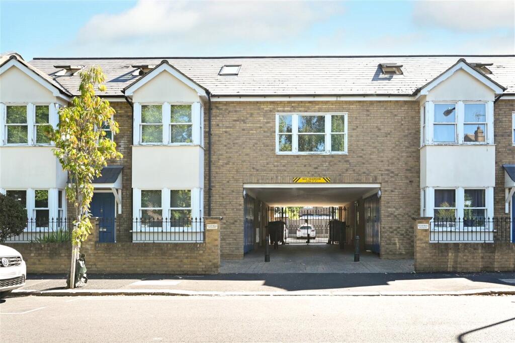 Main image of property: Beresford Road, Walthamstow, London, E17