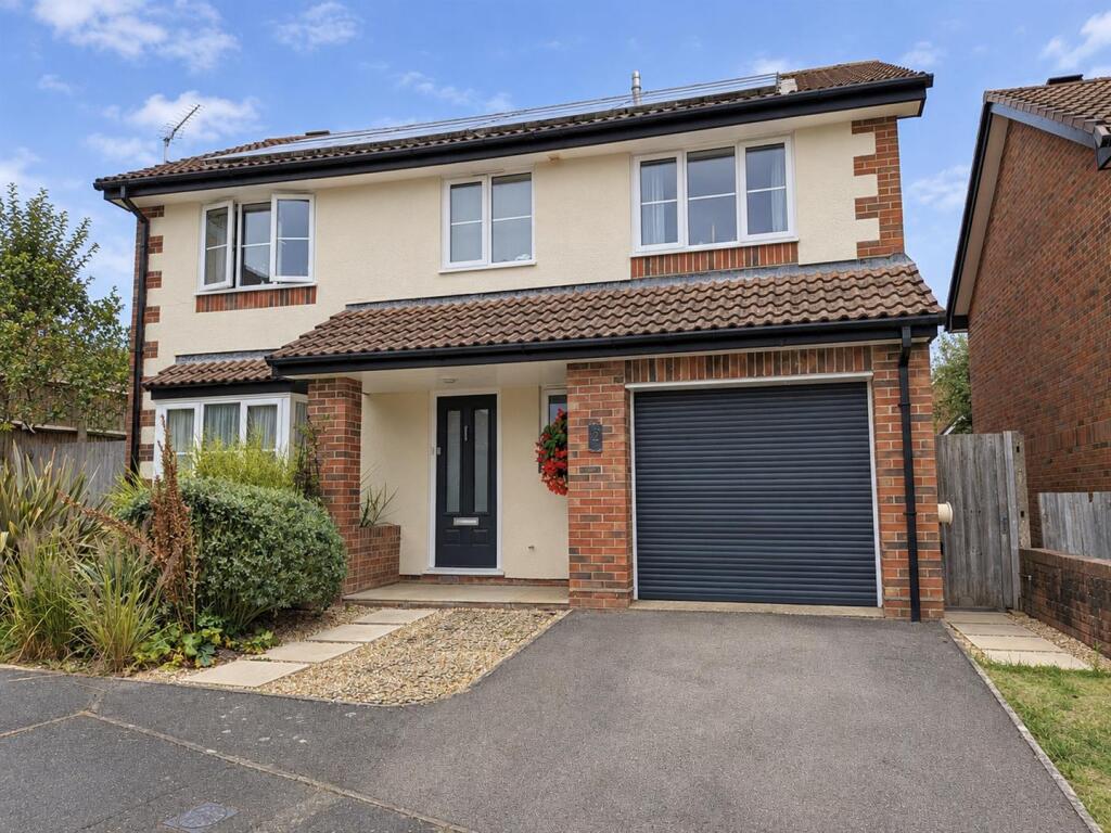 Main image of property: Roman Way, Uckfield, TN22 1UY