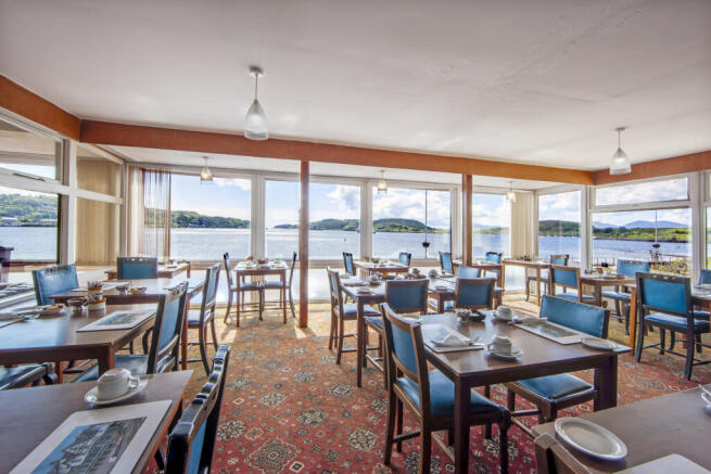 1Z6E7987- dining room