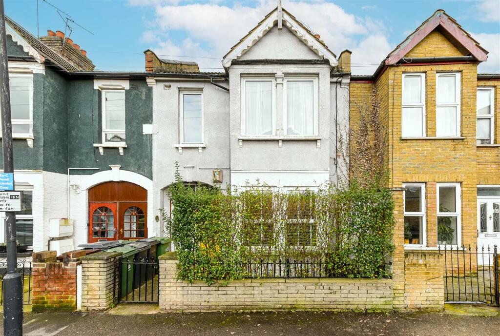 Main image of property: Victoria Road, Walthamstow, E17