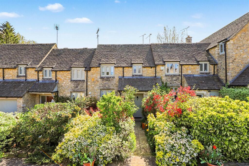 Main image of property: Chapmans Piece, Witney Street, Burford