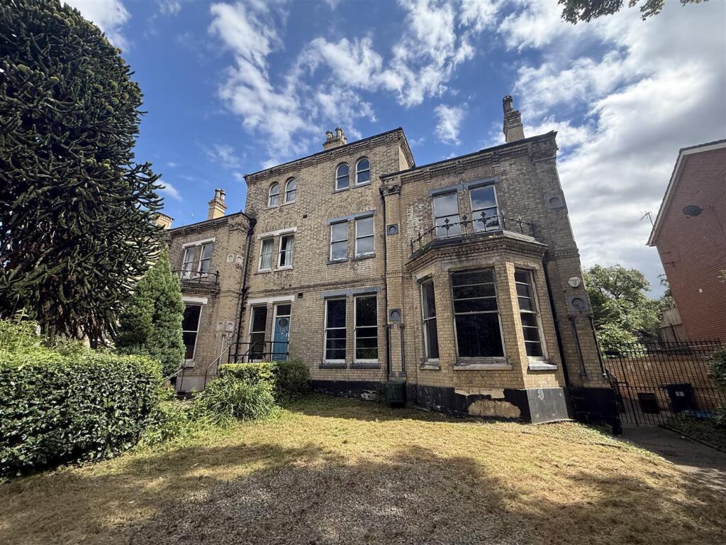 Main image of property: Pearson Park, Hull