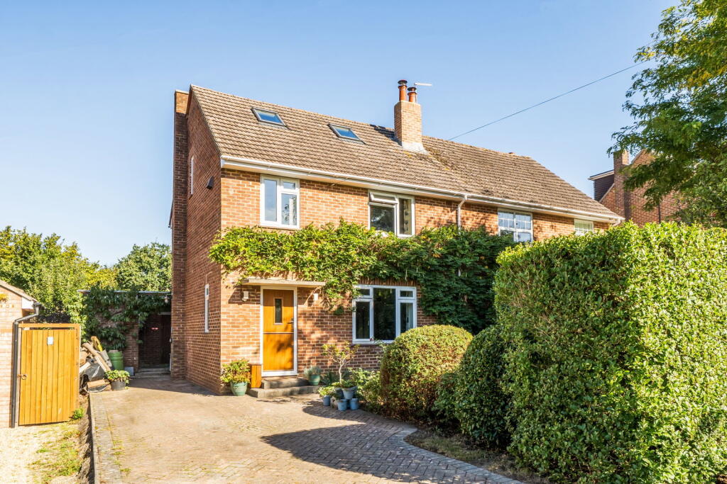 Main image of property: Shackleton Square, Bransgore, Christchurch, BH23 8AJ