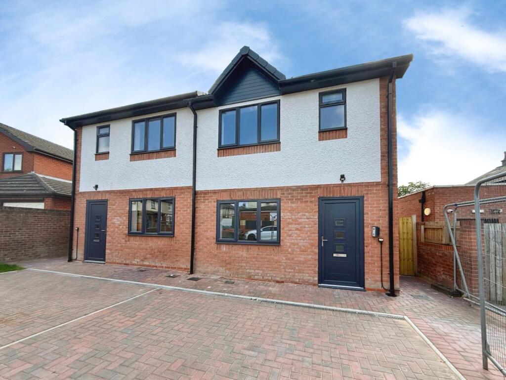 Main image of property: tinkersfield, leigh