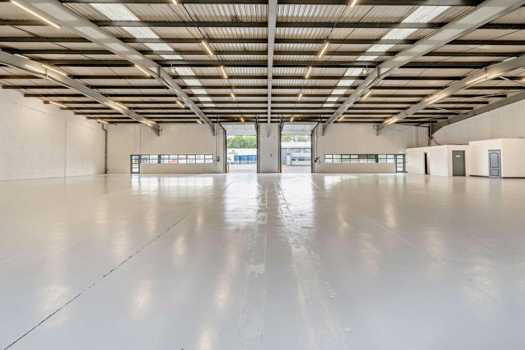 8652995interior12800.jpg