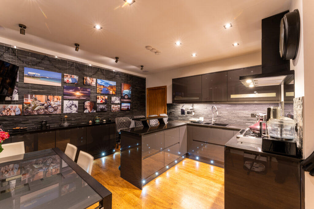 Main image of property: 10, 2F1 Western Gardens, Murrayfield, Edinburgh, EH12 5QD