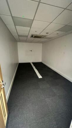 27-28 Stansted Distribution Centre - Office Photo.jpeg