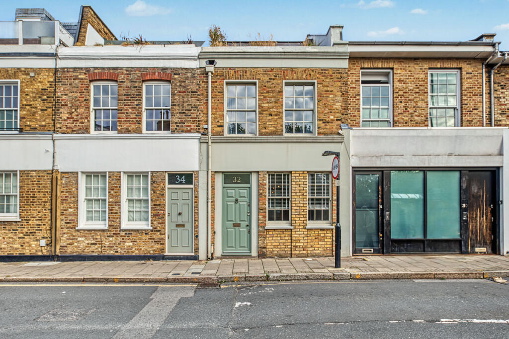 Main image of property: Thornhill Road, London, N1