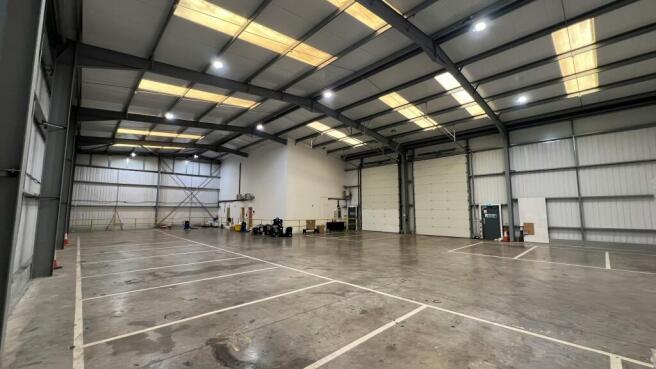 27-28 Stansted Distribution Centre - Warehouse Photo 2.jpeg