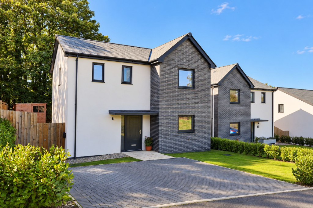 Main image of property: Oakwood, St Columb Major