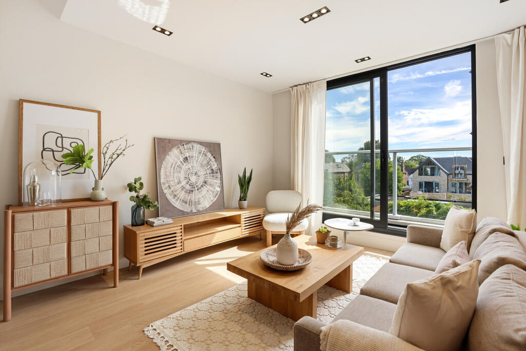 Main image of property: Creswick Road, Acton, London, W3