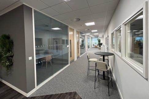 NB: Internal images are indicative of a furnished suite within the building