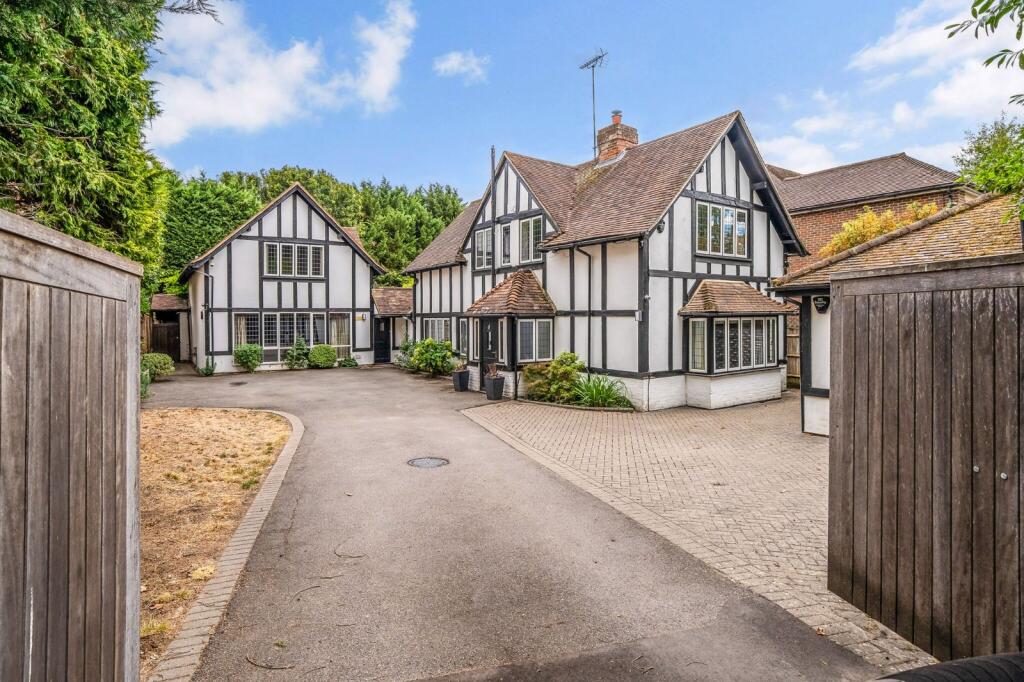 Main image of property: Blackpond Lane, Farnham Royal, Buckinghamshire, SL2
